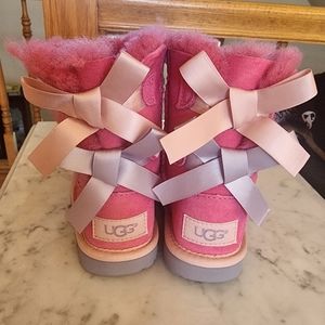 NWOT UGG BOWTIE TODDLER BOOTS